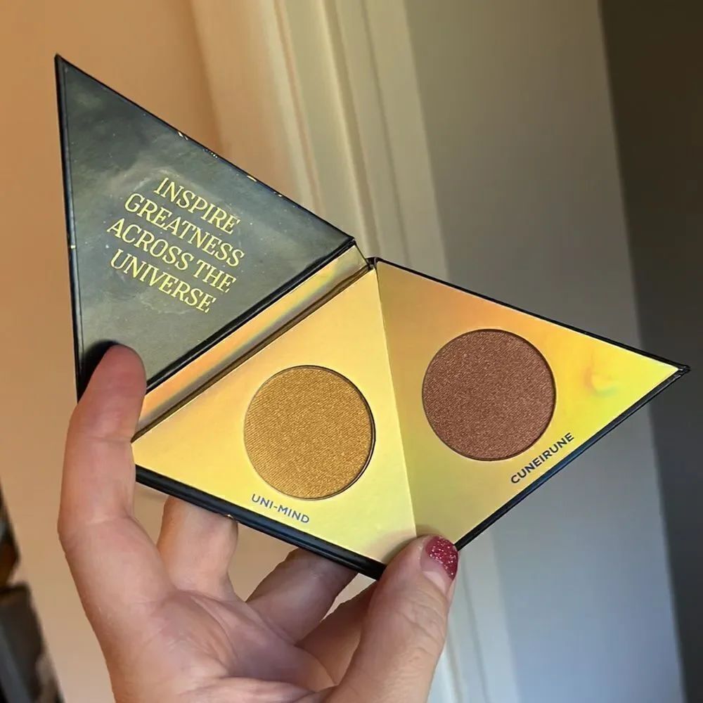 Urban Decay x Marvel Afterglow Highlighter Cuneirune & UNI-Mine